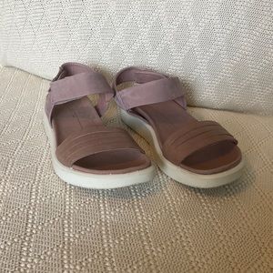 ECCO Flawt Flat Sandals